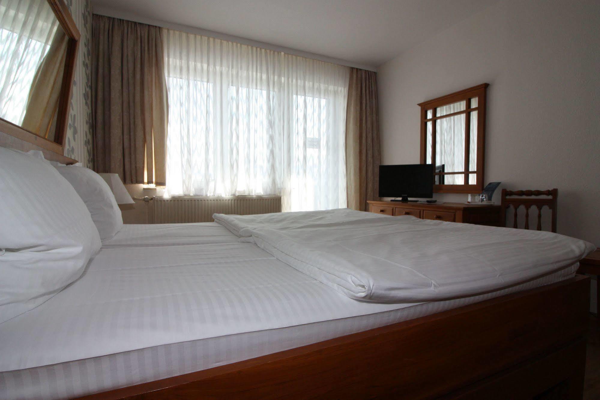 Hotel Weimarer Berg Апольда Экстерьер фото